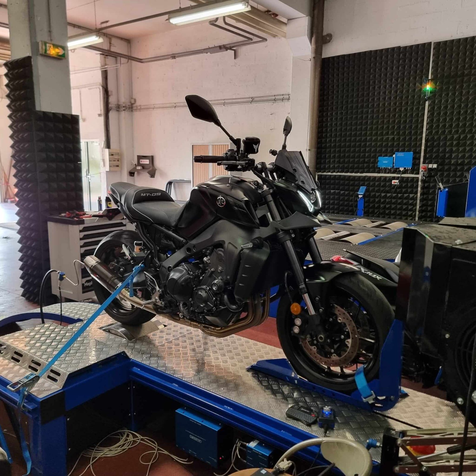 Débridage moto Yamaha MT-09 reprogrammation moteur Paris France