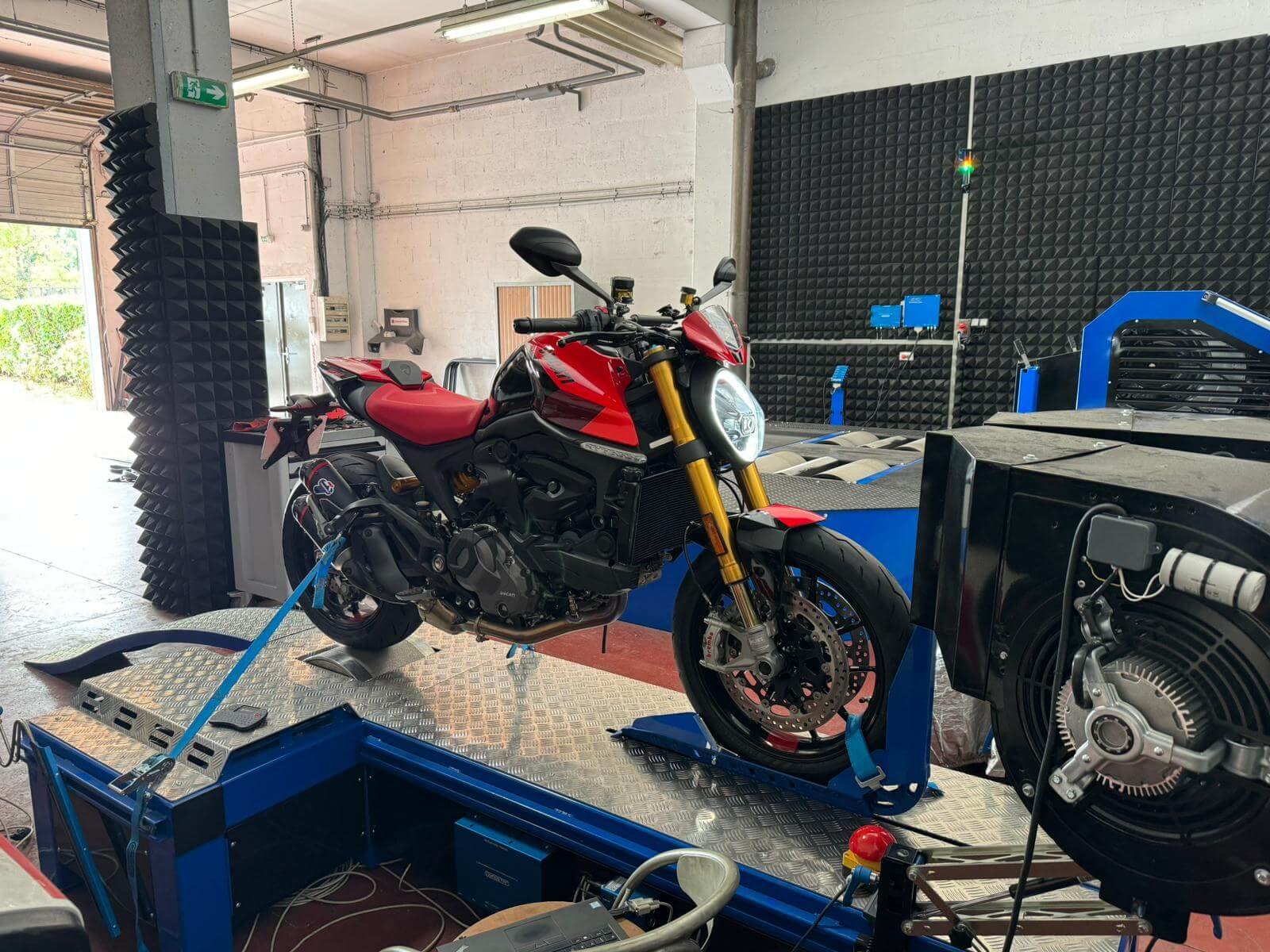 Débridage moto Ducati Monster 950 A2. reprogrammation moteur Paris France